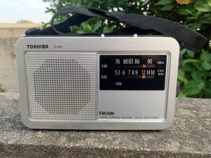 ĐÀI RADIO BÃI NHẬT 2 BAND TOSHIBA TY-HR1 – HÌNH THỨC ĐẸP NGHE RÕ BỀN BỈ THEO NĂM THÁNG