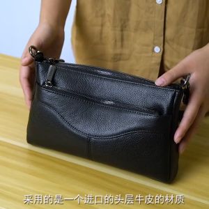 Tas selempang wanita minimanlis simple