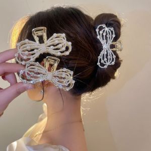 Exquisite Pearl Hair Clip Korean Style Hairclip for Women High-end Hair Shark Clips Temperament Female Hair Claw Clip Luxury Diamond Hair Pins Fashion Hair Accessories
