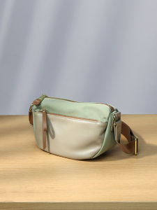 Trendy Small-Fresh Import Nylon Cloth with Genuine Leather Messenger Bag Womens Lightweight Leisure Phone Bag 2023 New Arrival