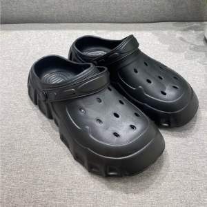 (ẢNH THẬTSỈ LẺ BAO GIÁ)Dép Sục Nhựa Lỗ Nam Đi MưaĐi Biển Siêu Nhẹ - Dép Cross Cá Sấu Nam Lỗ Thoáng KhíHàng đẹp cao cấp