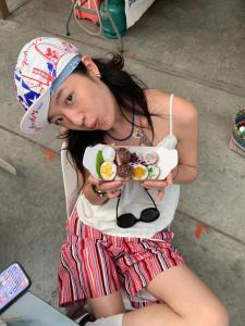 Quần Short Kẻ Sọc American Retro Cho Nữ Mùa Hè 2025 Quần Ống Đứng Lưng Cao Rộng Rãi Đa Năng Có Túi