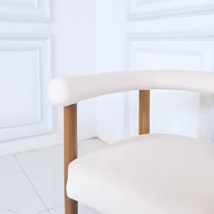 Kursi Makan Kayu Solid: Desain Tradisional & Tahan Lama