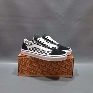SEPATU VANS21 OLD SKOOL VAULT CLASIC CHECKERBOARD HITAM PUTIH KANVAS 36-43