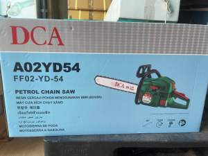 Máy cưa xích dùng xăng DCA A02YD54 công suất 2300w động cơ 2 thì