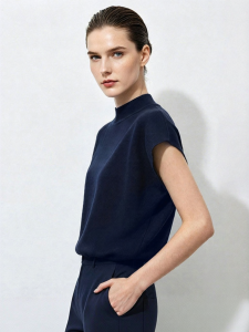 AMII | Relaxed Fitting Slimming Short Knit Sweater