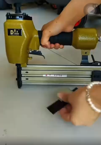 MEITE Pneumatic nail gun use for baseboard installation 美特气动钢钉枪 用于踢脚线安装 - FST50