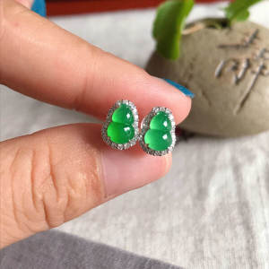 Natural High Ice Yang Green Agate Gourd Earrings Sweet Cute Exquisite S925 Silver Daily Womens Ear Jewelry Fashionable