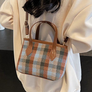 กระเป๋าถือทรงถังสะพายข้างผ้าขนสัตว์ลายสก็อตฤดูใบไม้ร่วง/ฤดูหนาวสำหรับผู้หญิง กระเป๋าสะพายไหล่แบบอเนกประสงค์สไตล์เกาหลี กระเป๋าถือแบบมีคุณภาพสูง