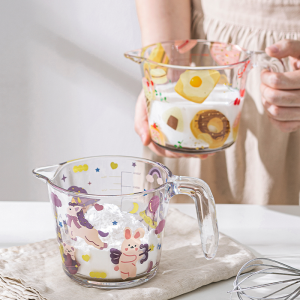 ถ้วยตวงแก้ว 650ml ทนความร้อนและทนทาน สามารถเข้าไมโครเวฟ มีป้ายสเกลชัดเจน ทำจากแก้วอย่างหนา  ลวดลายงานฝีมือญี่ปุ่นสุดชิค แก้วตวง