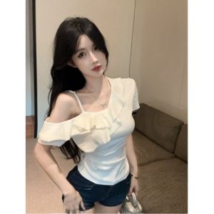 GUZILIAN | Áo thun tay ngắn ôm vừa vặn Pure Desire Sweet Side Collar Shoulder Bared Ruffle Trim Design Sensual Korean Style T-shirt