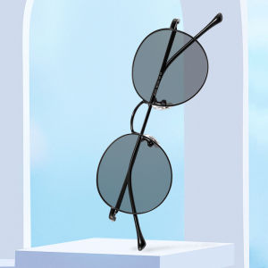 Photochromic Nearsighted Glasses Anti Radiation Graded Eyeglasses for Woman Men Myopia Eyewear Pure Titaniu Frame Lightweight