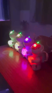 ใหม่สำหรับปี 2025! โคมไฟส่องดาวบนท้องฟ้านักบินอวกาศ โคมไฟส่องดาวบนจรวด โปรเจคเตอร์ LED เลเซอร์สำหรับนักบินอวกาศ