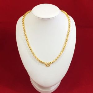 สร้อยคอทองลายผ่าหวายกลม ความยาว 28 นิ้ว น้ำหนักเทียบเท่า 3 บาท สร้อยแฟชั่น ทองชุบ ทำจากทองเหลือง งานสวย