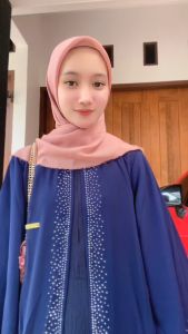 Desain Abaya Modern: Abaya Dubai Black Series Raisa Bertabur Swarovski