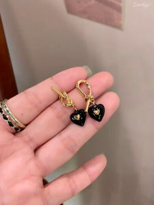 Asymmetric Black Heart Shaped Earrings 925 Silver Needle Unique Design Fashionable Jewelry Fresh out New 2024 Pair Set