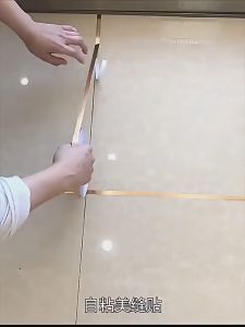 Gulungan Stiker Emas Vinnatsu: Stiker Gold Masking Tape & Stiker Lantai Keramik