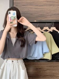 เสื้อยืดคอวีแขนสั้นผู้หญิง ดีไซน์เก๋ไก๋ ทรงเข้ารูป สไตล์เกาหลี ผ้าโพลีเอสเตอร์ผสมคอตตอนและยางยืด ฤดูร้อน 2024