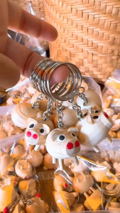 พวงกุญแจหมู ยกแพ็ค 10 ชิ้น พวงกุญแจหมูไม้สำหรับแขวนกระเป๋า กุญแจรถบ้านหรือเป็นของชำร่วยได้