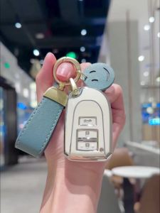 3 Buttons TPU Remote Auto Shell Fob for Toyota Yaris HAIs 2020 Hiace 200 Sienta Car Key Cover Case Protect Bag Keychain