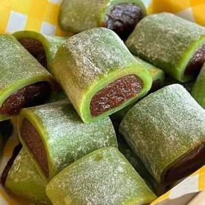 Longjing Tea Flavor Traditional Glutinous Rice Cake Snack