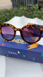 แว่นกันแดดเด็กสไตล์วินเทจสุดคิวท์ “Vintage Tortoise” สำหรับเด็กวัย 5-10 ขวบแถมกล่อง (Random)(SUN128)