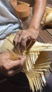 กระติบข้าวเหนียว ขนาดใหญ่ ทรงสูงหนาสองชั้น งานฝีมือภูมิปัญญาชาวบ้าน ร่มควันกันมอดอย่างดี