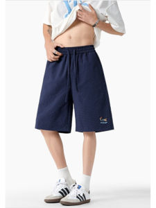 กางเกงขาสั้นชายผ้าโพลีเอสเตอร์ลายปุ๋ยช่วงฤดูร้อน ทรงหลวม กางเกงขาสั้นชายทรงตรง ปักลายสุนัข แห้งเร็ว กางเกงขาสั้นทรงห้าส่วน