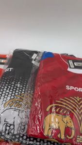 ชุดกีฬาชุดออกกำลังกายทีมสปอร์ตใส่ได้ทั้งผู้หญิงซื้อเสื้อแถมกางเกง 1 ตัวราคาถูกจัดส่งเร็วเลิก สี ได้เลิก LINE ไม่ได้มีไซส์ M L XL 3 XL สั่งได้เลยสินค้าพร้อมส่ง