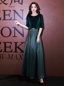 ชุดราตรีผ้ากำมะหยี่สีเขียวมุก ชุดราตรีผู้หญิง ฤดูใบไม้ผลิ 2023 ชุดราตรียาวเอวกลางแขนยาวคอวี ชุดราตรียาวเอวกลาง
