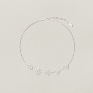 Elegant Minimalist Silver Persimmon Bud Pattern Necklace