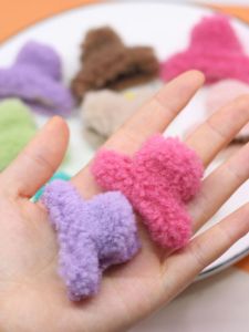 Adorable Small Plush Hair Clip for Women Autumn Winter Shark Clamp Hair Accessories Cute Furry Hair Grips Princess Style