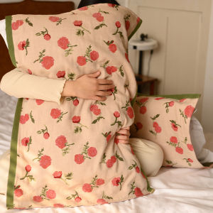 ผ้าห่มหมอนลายดอกไม้ย้อนยุค ผ้าฝ้ายระบายเหงื่อชั้นสี่ อุปกรณ์เสริมสำหรับใช้ในบ้าน ผ้าห่มหมอนแบบหนึ่งคน ผ้าฝ้ายระบายเหงื่อแบบใหม่