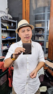 Ví nam nhỏ gọn da bò sáp thiết kế thông minh thương hiệu Longdo Leather - B18