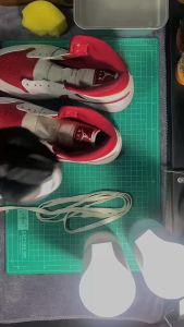 Bọt tuyết NB Shoes vệ sinh giày dép túi xách