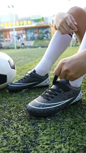 Felix【Bangkok IN STOCK】 ใหม่ยาวเล็บ Velcro สะดวกสบายระบายอากาศทนต่อการสึกหรอช็อกเด็กรองเท้าฟุตบอล 28-38 หลา รองเท้าฟุตซอลสำหรับเด็กและเยาวชน FG soccer shoes รองเท้าฟุตบอลกีฬากลางแจ้งสําหรับเด็ก