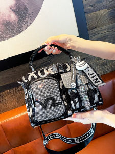 กระเป๋าสะพายไหล่แบบสะพายข้างสุดเก๋สำหรับผู้หญิง กระเป๋าถือดีไซน์เรียบง่ายแบบลำลอง กระเป๋าถือแบบสะพายข้างแบบลำลอง