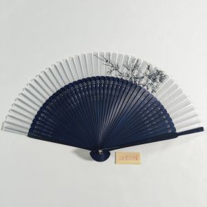 Quạt Múa Cán Tre Phong Cách Truyền Thống