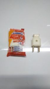 Phích cắm chống vỡ SOPOKA P1 chân tròn.