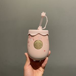 Starbuck Official Store Starbuck ถ้วย2022ใหม่ Cherry Blossom เซรามิคถ้วยฟางขวดรูปร่างถ้วยน้ำสีชมพูสาวของขวัญฝาปิด Starbuck Tumbler Starbuck แก้ว