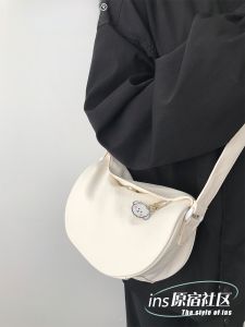 2023 New Crossbody Bag for Women Casual Nylon Cloth Zipper Opening Pure Color Style Versatile Japanese and South Korean Design Shoulder Bag