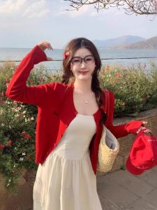 เสื้อคาร์ดิแกนถักแขนยาวผ้าไหมน้ำแข็งสีแดงหลวมๆ บางๆ สำหรับผู้หญิงในช่วงฤดูร้อน เสื้อคลุมกันแดดแบบสวมหัว ชุดทำงานสไตล์เกาหลี