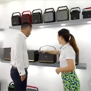 SHIDU M200 2.4G Portable Wireless Voice Amplifier Megaphone for Teacher with Microphone Mini Audio Speaker Rechargeable Loudspeaker