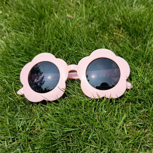Girlfriends Take Photos Funny Glasses Funny Disco Dancing Female Sun Party Graduation Concave Shape Personal Influencer Sand Carving Sunglasses