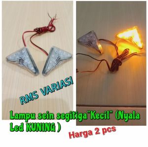 Sein tempel Segitiga Kecil/model baut (Nyala LED Kuning)