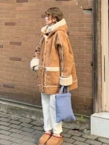 เสื้อแจ็คเก็ตขนแกะผสมผ้าฝ้ายหนาสำหรับผู้หญิง ฤดูใบไม้ร่วง/ฤดูหนาว 2025 แจ็คเก็ตขนแกะขนแกะหนาสองด้านใหม่ ทรงหลวม แขนยาว ปกตัว