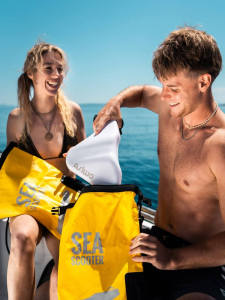 Handheld Underwater Propeller Electric Diving Equipment for Adults And Children Underwater Thruster Dive Pusher Swimming Aid