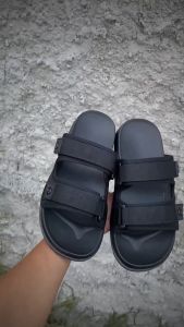 Sandal Pria Selop Fullblack: Tahan Lama & Cocok untuk Berbagai Aktivitas