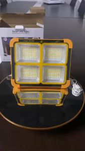 Đèn Pha xách tay sạc điện hoặc Năng lượng mặt trời siêu sáng 300W