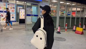 【YT106】 ญี่ปุ่นกระเป๋าเป้สะพายหลังความจุขนาดใหญ่สีทึบทั้งหมดจับคู่ผู้หญิง